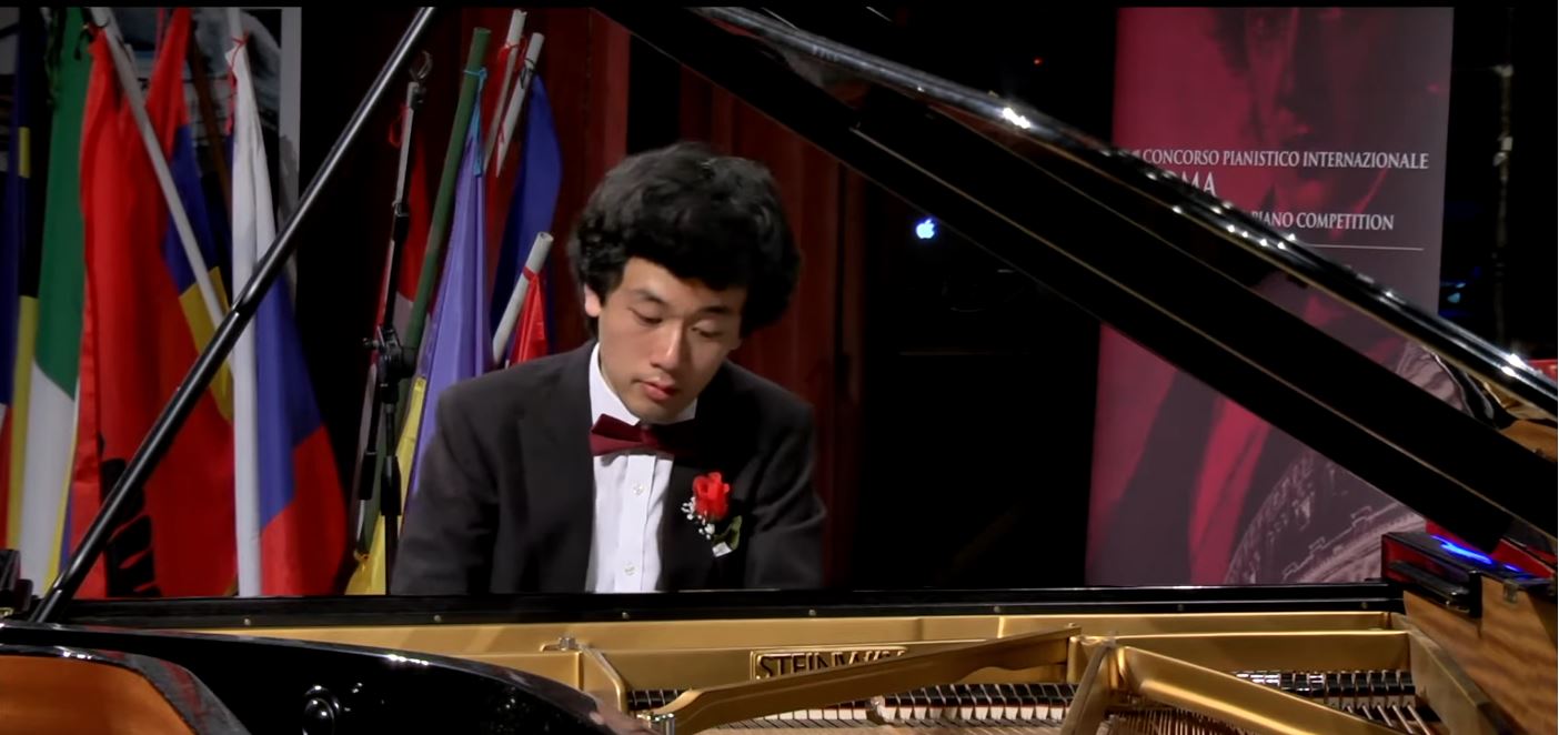 Yuanfan Yang performs Liszt La Campanella