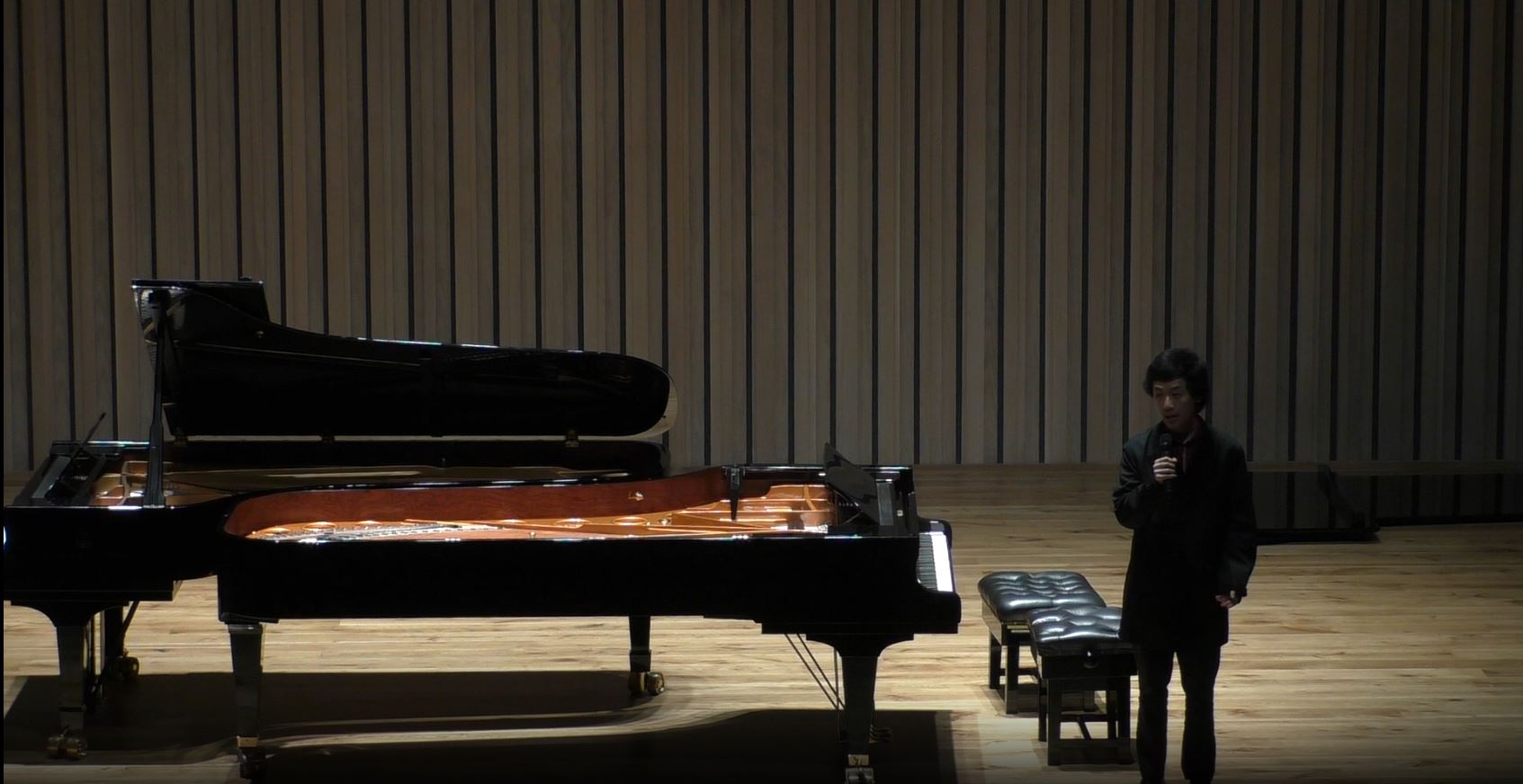 Blossoms on the Moonlit Spring River